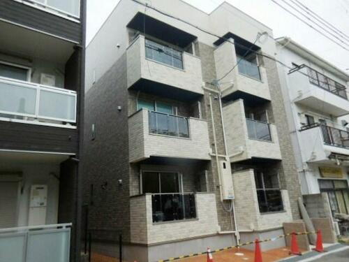 兵庫県尼崎市東園田町９丁目 3階建