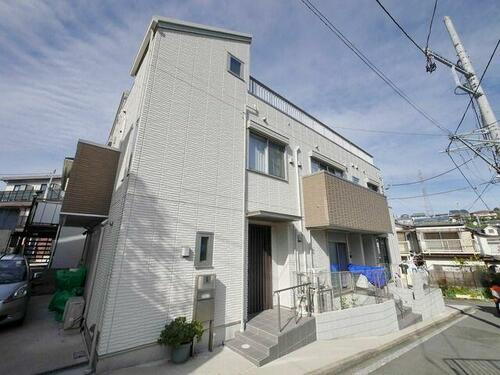 ヒヨシハウス 3階建
