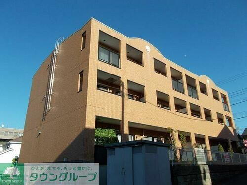 アヴニールＫ弐番館 3階建