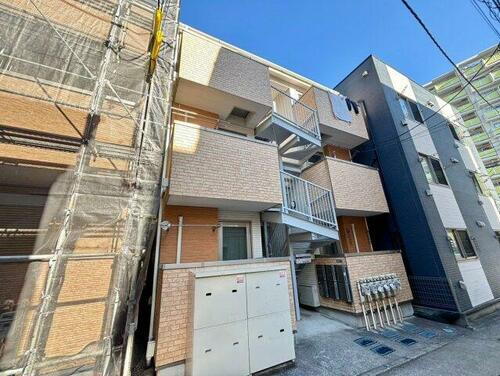 メゾン磯子 3階建