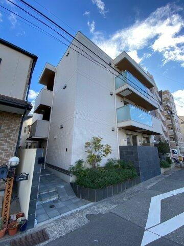兵庫県神戸市兵庫区兵庫町１丁目 3階建