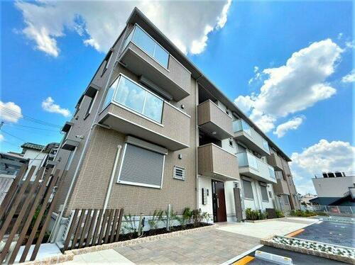 大阪府松原市東新町２丁目 築2年6ヶ月 3階建