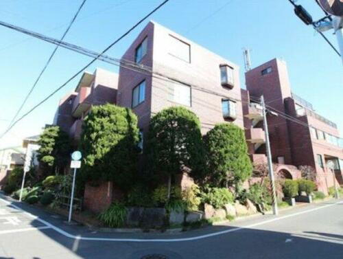 東京都杉並区南荻窪２丁目 4階建