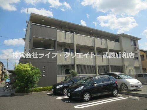埼玉県蕨市錦町６丁目 3階建 築14年1ヶ月