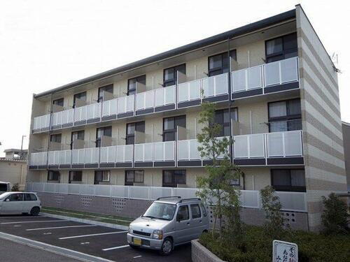 レオパレスプレンティ鳳 3階建