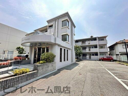 大阪府堺市西区鳳中町１０丁 3階建