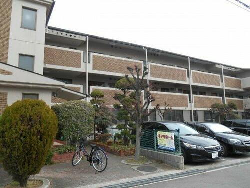 大阪府高石市東羽衣２丁目 3階建