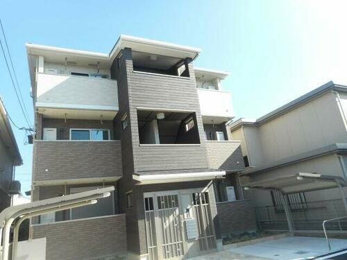 大阪府堺市西区浜寺元町５丁 3階建