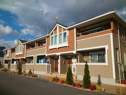 大阪府和泉市富秋町１丁目 2階建