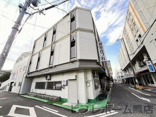 大阪府和泉市府中町１丁目 3階建