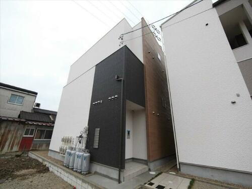 愛知県名古屋市守山区新守西 賃貸アパート