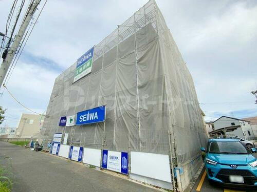 千葉県流山市市野谷  3階建