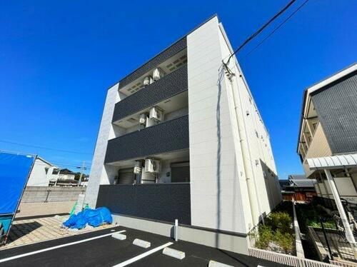 大阪府大阪狭山市池尻中１丁目 3階建 築2年3ヶ月