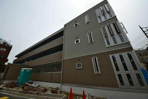 東京都足立区扇２丁目 築9年6ヶ月 3階建