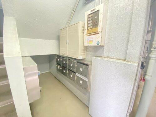 山一鹿浜マンション 2階建