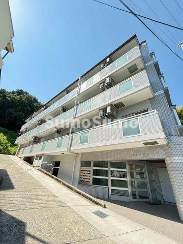 兵庫県神戸市垂水区名谷町字賀市 地上3階地下1階建 築29年9ヶ月