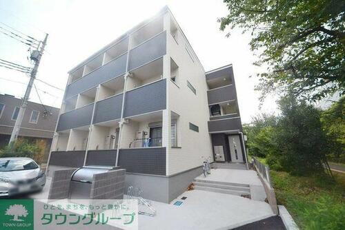 埼玉県草加市旭町２丁目 築3年6ヶ月 3階建