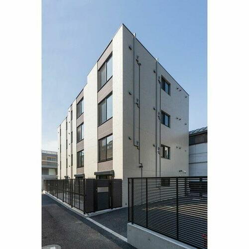 東京都渋谷区神宮前３丁目 築3年10ヶ月 地上4階地下1階建