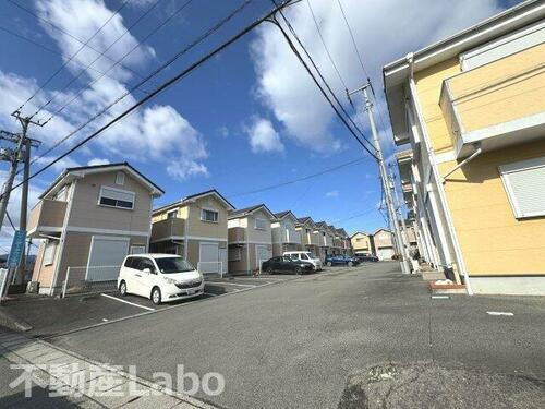 徳島県板野郡藍住町乙瀬字中田 2階建