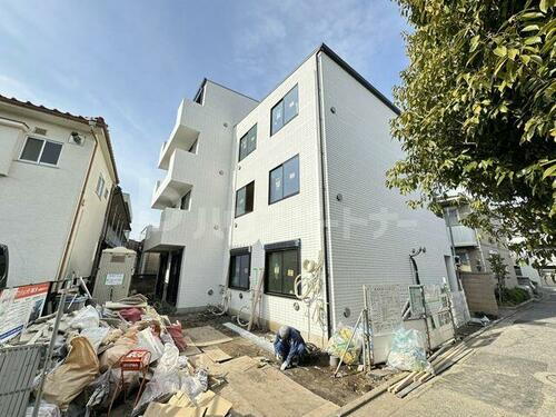 Ｃａｎａｒｙ　Ｗｈａｒｆ青砥