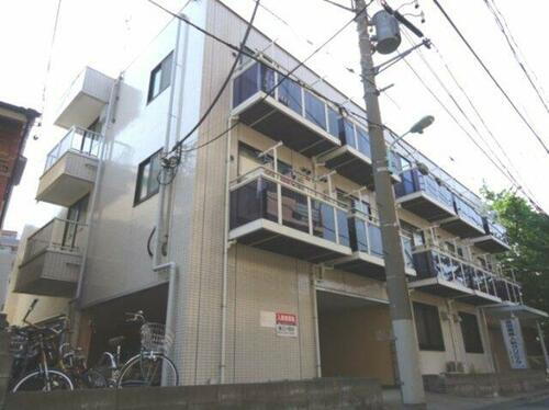 東京都渋谷区幡ヶ谷３丁目 3階建