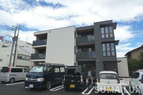 熊本県熊本市中央区春竹町大字春竹 3階建 