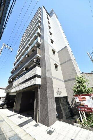 エステムコート三宮駅前３マジェスティ 10階建