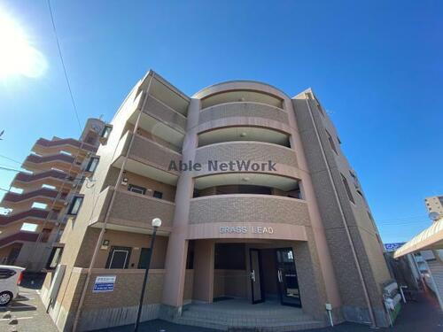 グラスリード 4階建