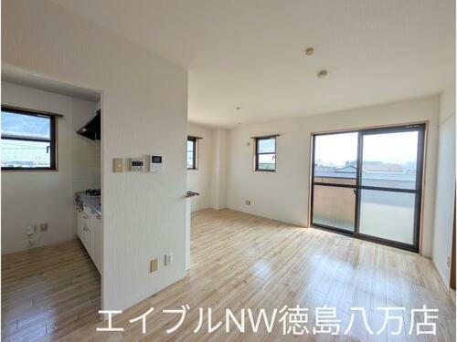 徳島県徳島市北沖洲１丁目 賃貸アパート