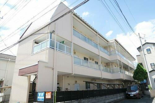 埼玉県川口市青木４丁目 3階建