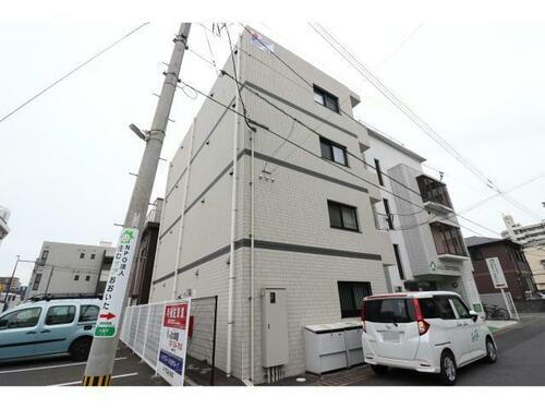 プティ・シャンブル 4階建