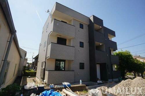 熊本県熊本市西区二本木４丁目 3階建
