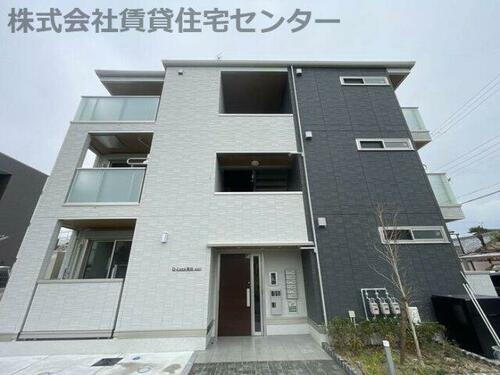 和歌山県和歌山市黒田  3階建