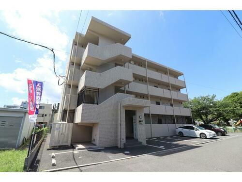 Ｇ　ＰＬＡＣＥ南津留 3階建
