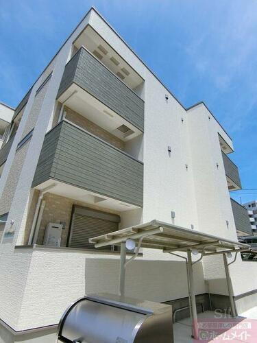 大阪府枚方市牧野下島町 築7年4ヶ月 3階建