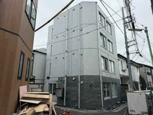 東京都世田谷区豪徳寺１丁目 4階建