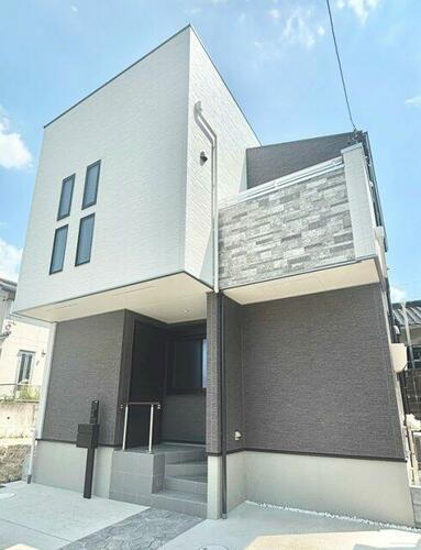 愛知県岡崎市柱曙３丁目 賃貸一戸建て