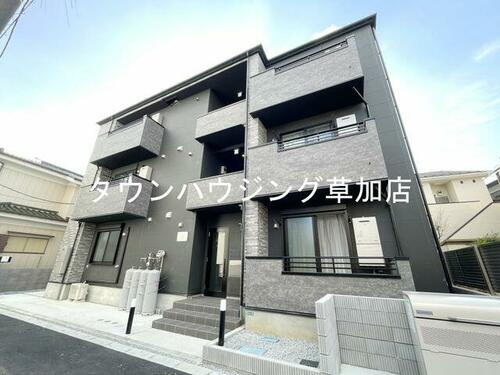 埼玉県草加市草加１丁目 築1年3ヶ月 3階建