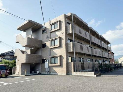 鯉田マンション 3階建
