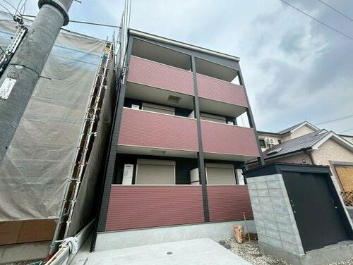 大阪府高石市羽衣１丁目 3階建