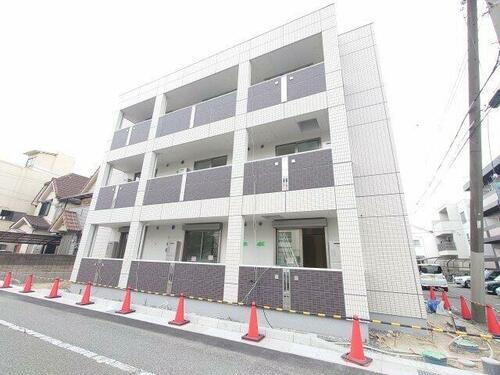 メゾン・ド・アンジュ 3階建