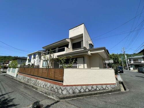 兵庫県宝塚市中山五月台３丁目 2階建