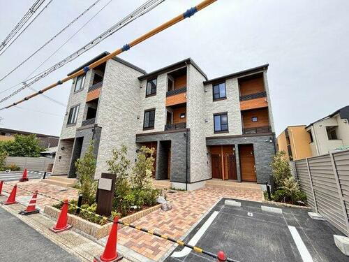 カーサ　デル　ソーレ 3階建