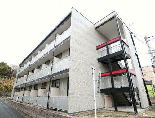 奈良県奈良市佐保台西町 3階建
