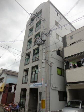 コートヴィエール新大阪 6階建