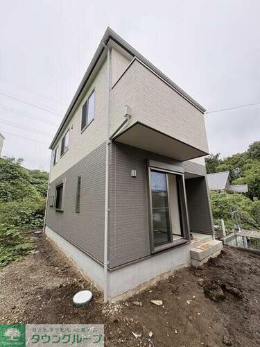 千葉県柏市戸張  2階建