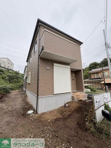 千葉県柏市戸張  2階建