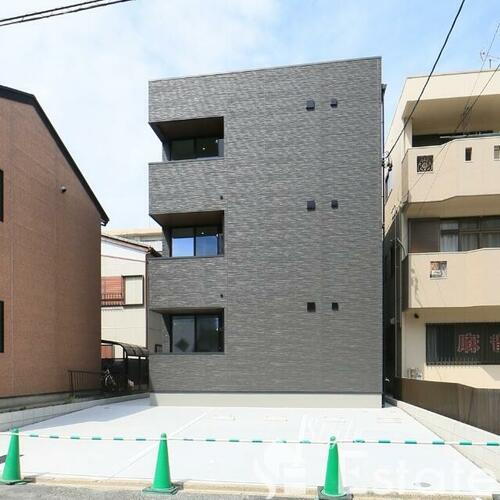 愛知県名古屋市南区元柴田西町１丁目 3階建 