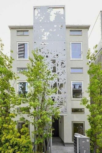 東京都新宿区西新宿３丁目 3階建 築7年8ヶ月