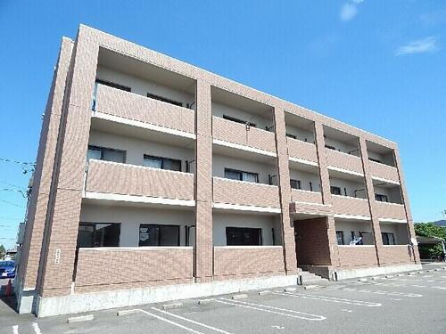 三重県鈴鹿市末広北２丁目 3階建